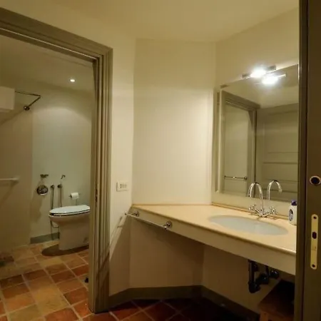 Studio-apartment Mit Sommerpool- Garten Und Aussicht By Interhome 佩萨罗