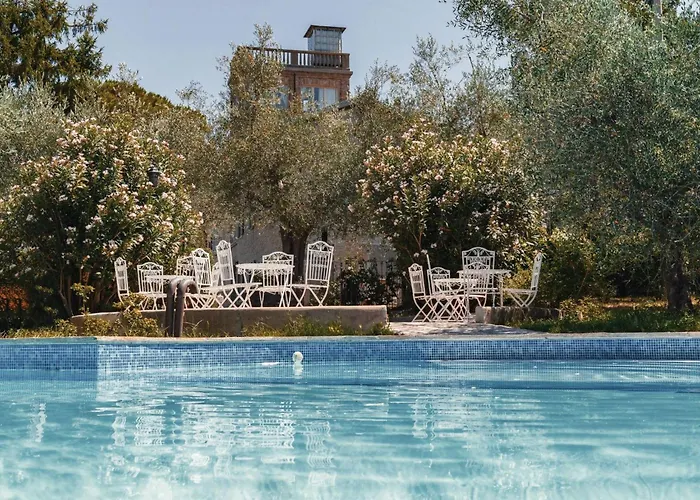 Studio-apartment Mit Sommerpool- Garten Und Aussicht By Interhome 佩萨罗